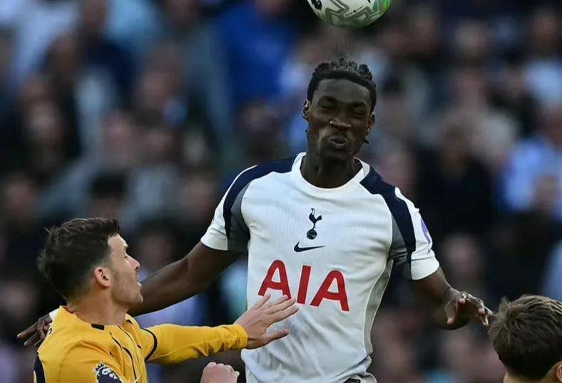 热刺2-2惨遭绝平！纽卡1-2翻车，曼联1-0力克切尔西，英超积分榜更新